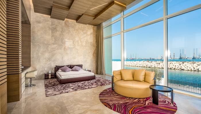 Exploring a Contemporary Villa on Pearl Jumeirah