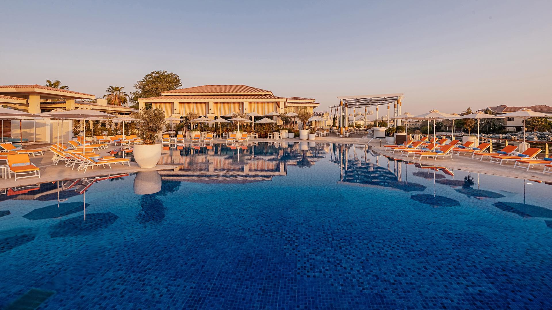 Jumeirah Islands Dubai – Tranquil Villa Living in a Unique Island Community