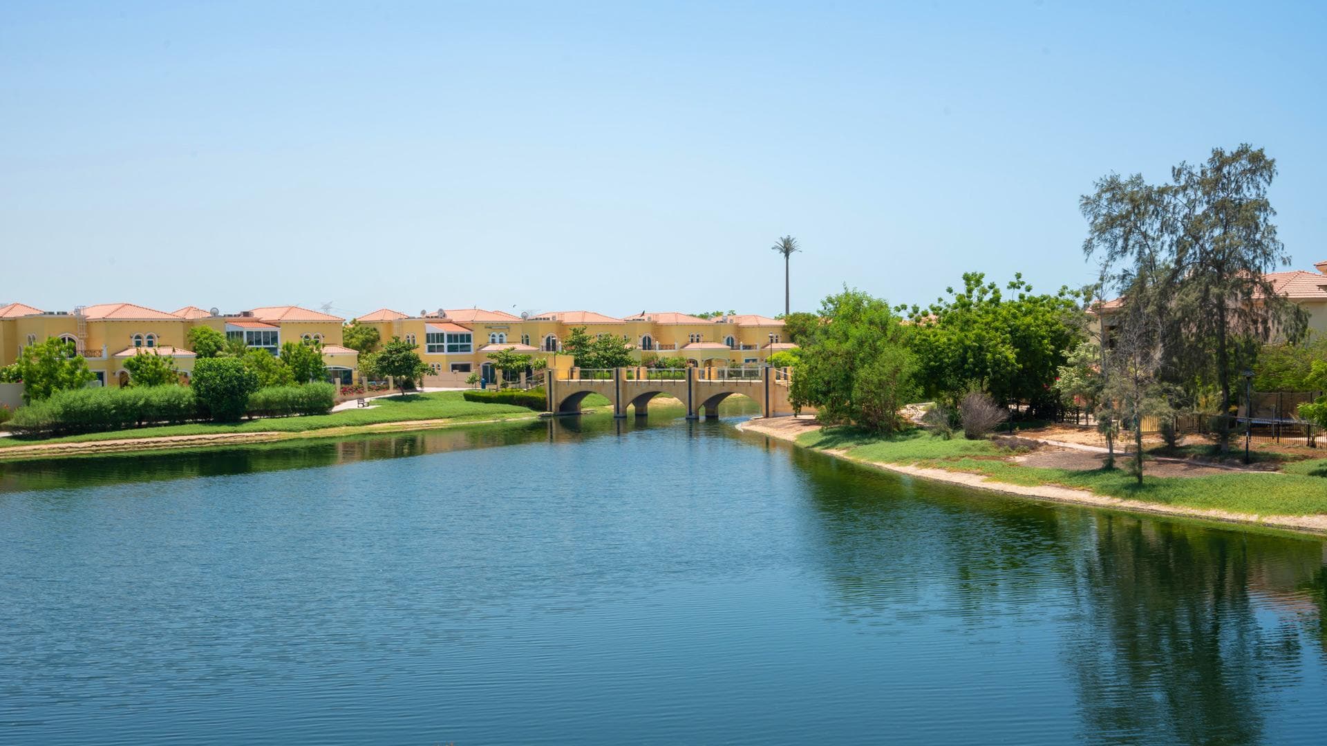 Jumeirah Islands Dubai – Tranquil Villa Living in a Unique Island Community