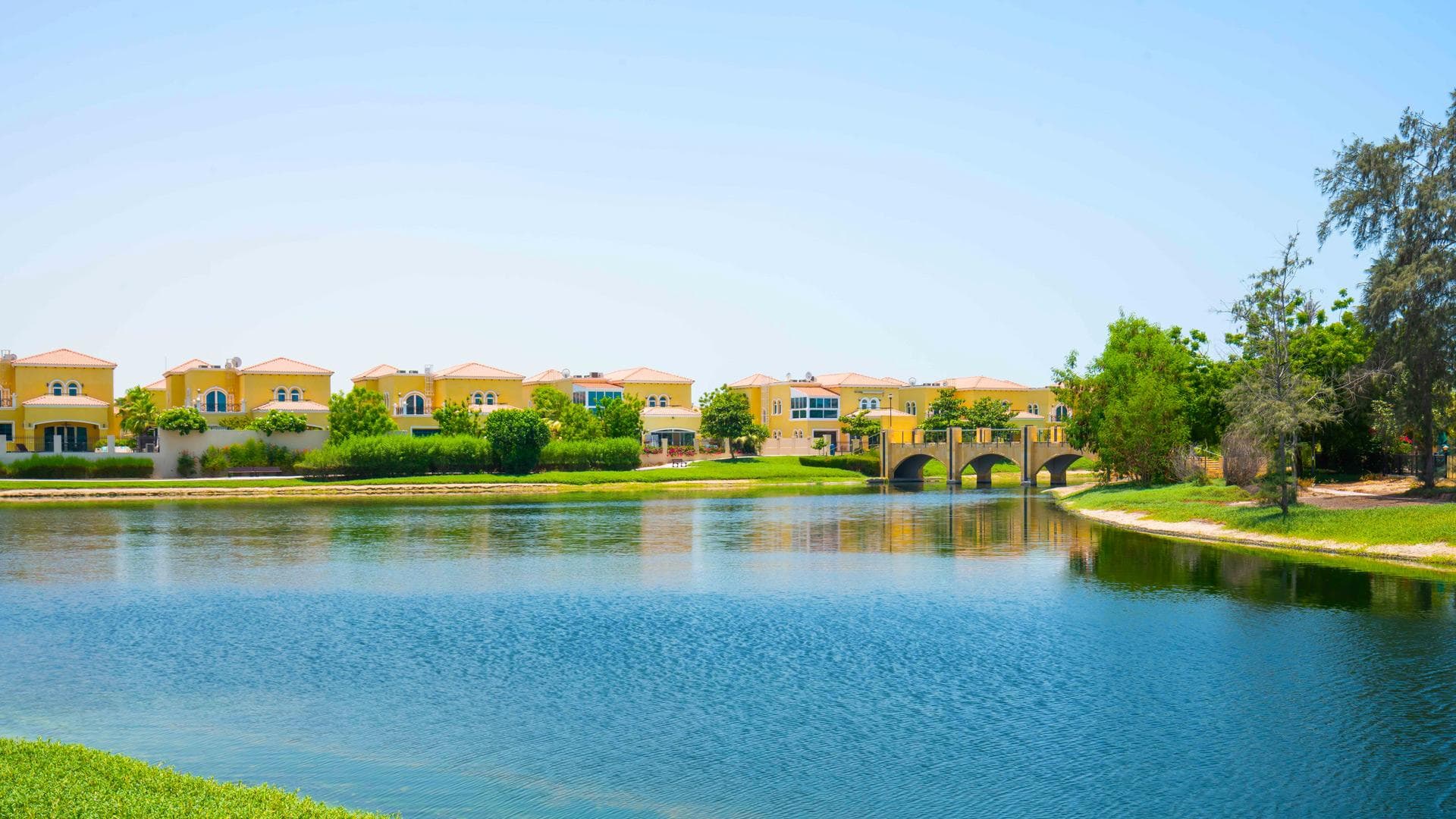 Jumeirah Islands Dubai – Tranquil Villa Living in a Unique Island Community